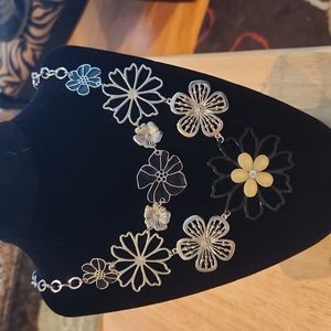 NY Collection Floral Bib Necklace